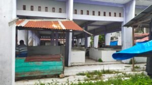 Dipenuhi Kotoran Ternak, Pasar Sayur Jeunieb Jadi Kandang Kambing Ini Diduga Penyebabnya 5 Dipenuhi Kotoran Ternak, Pasar Sayur Jeunieb Jadi Kandang Kambing Ini Diduga Penyebabnya