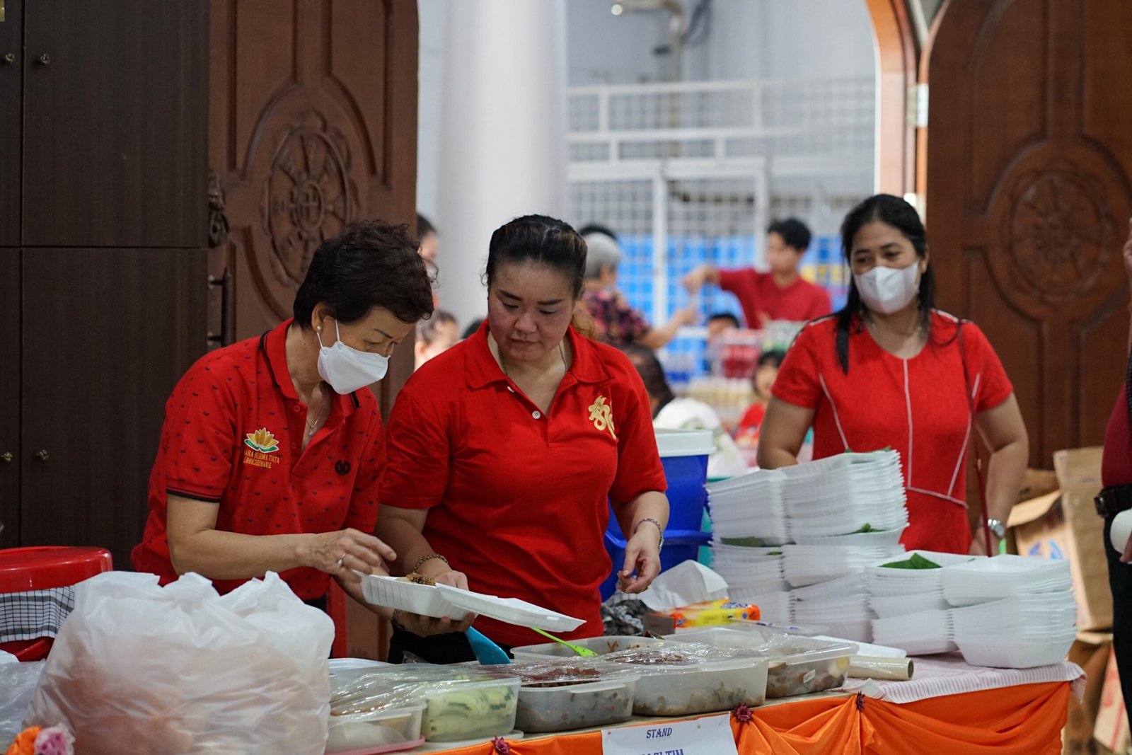 Penganut Buddha Lhokseumawe Gelar Bazar Sambut Waisak 5 Penganut Buddha Lhokseumawe Gelar Bazar Sambut Waisak