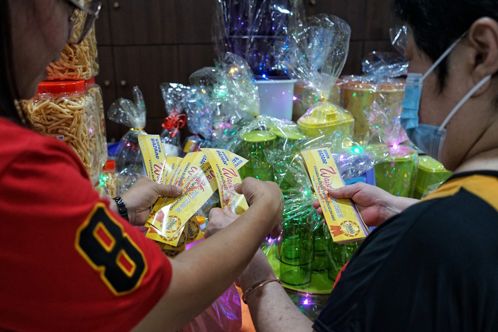 Penganut Buddha Lhokseumawe Gelar Bazar Sambut Waisak 9 Penganut Buddha Lhokseumawe Gelar Bazar Sambut Waisak